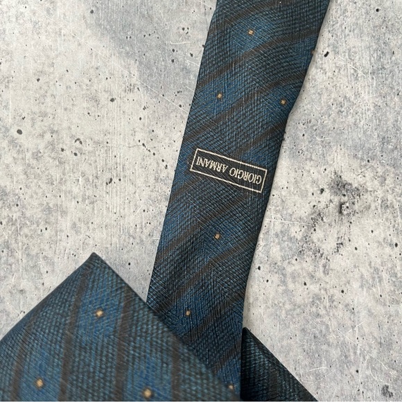 Giorgio Armani Vintage Silk Tie - Picture 3 of 4